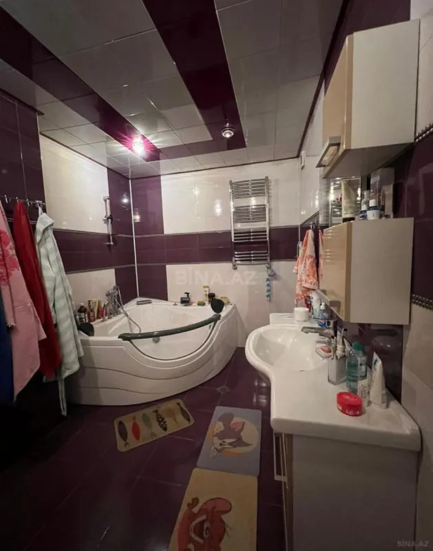 Satılır 3 otaqlı mənzil 156 m²