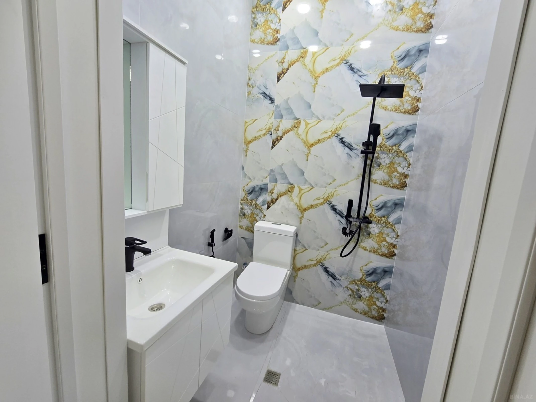 Satılır 4 otaqlı həyət evi 150 m²