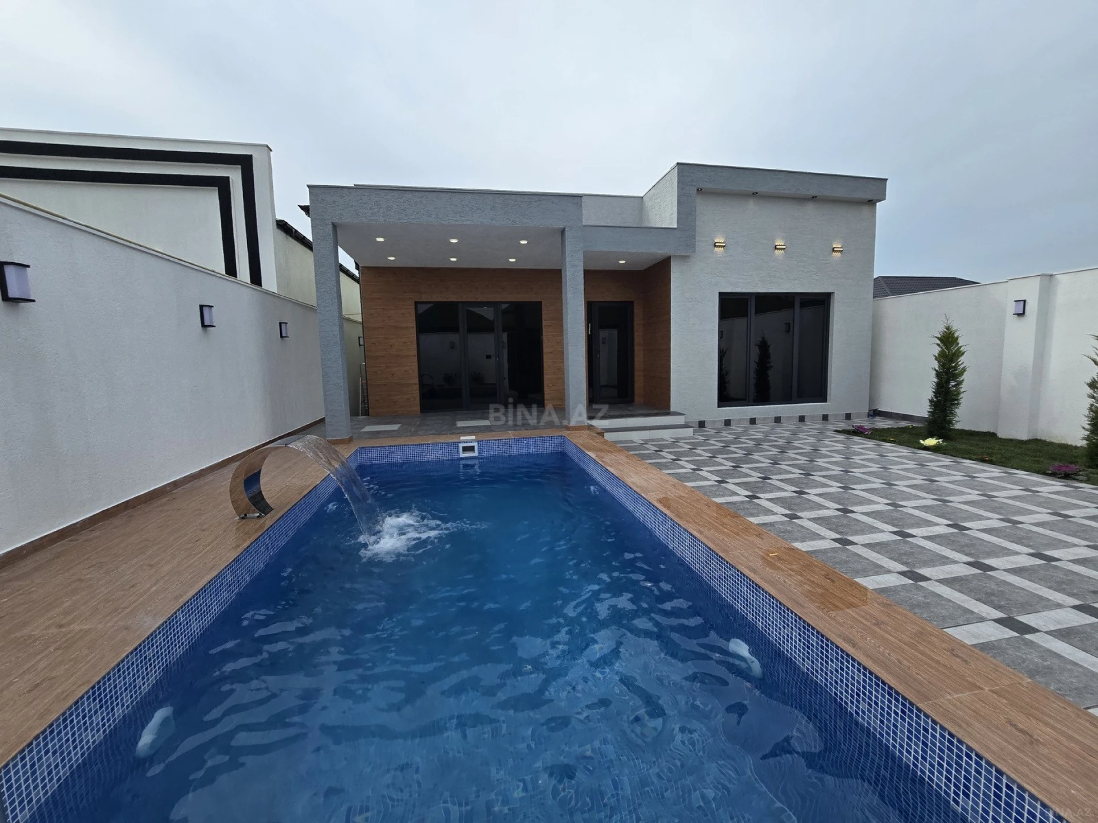 Satılır 4 otaqlı həyət evi 160 m²