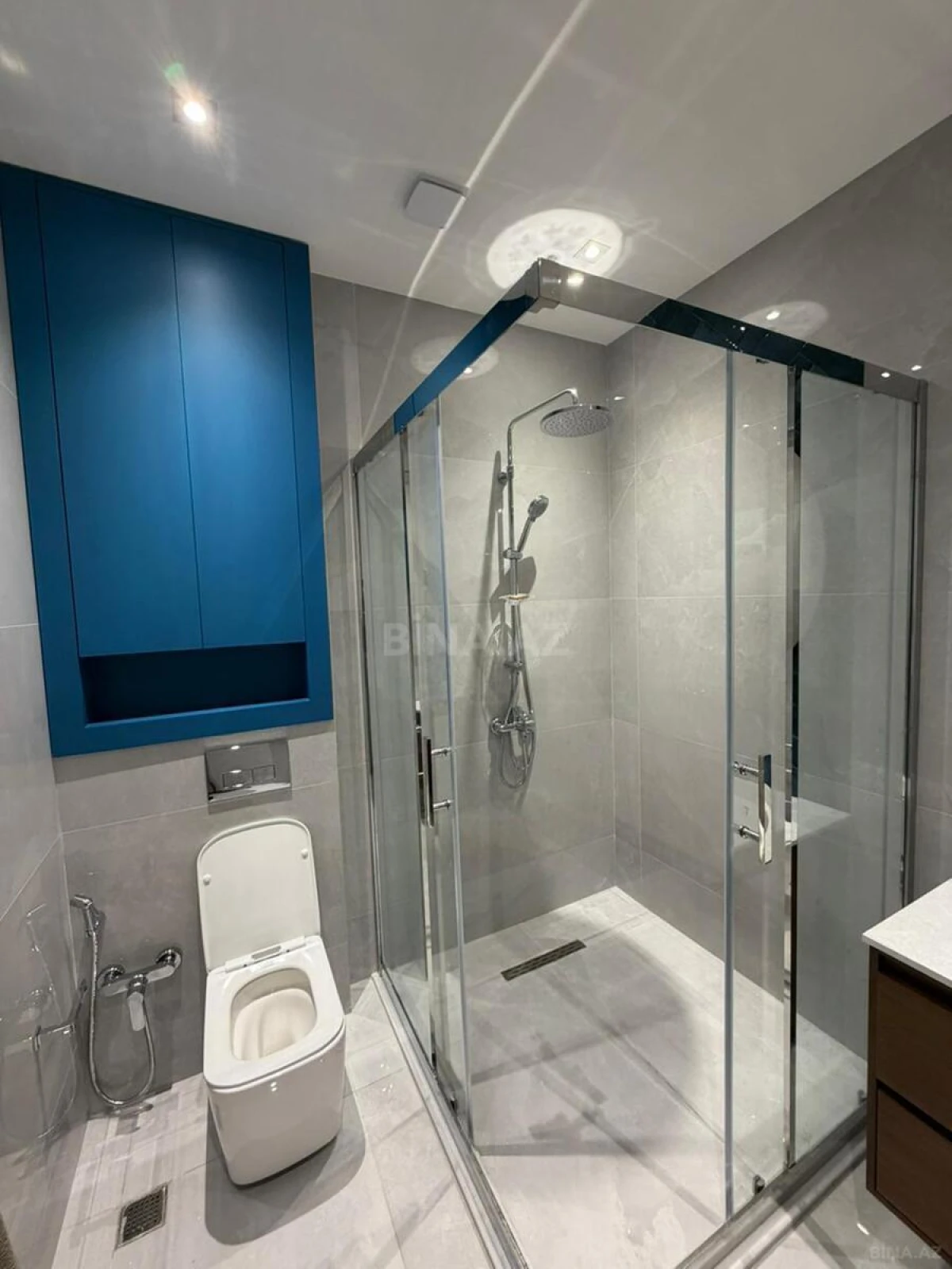 Kirayə verilir 4 otaqlı mənzil 157 m²