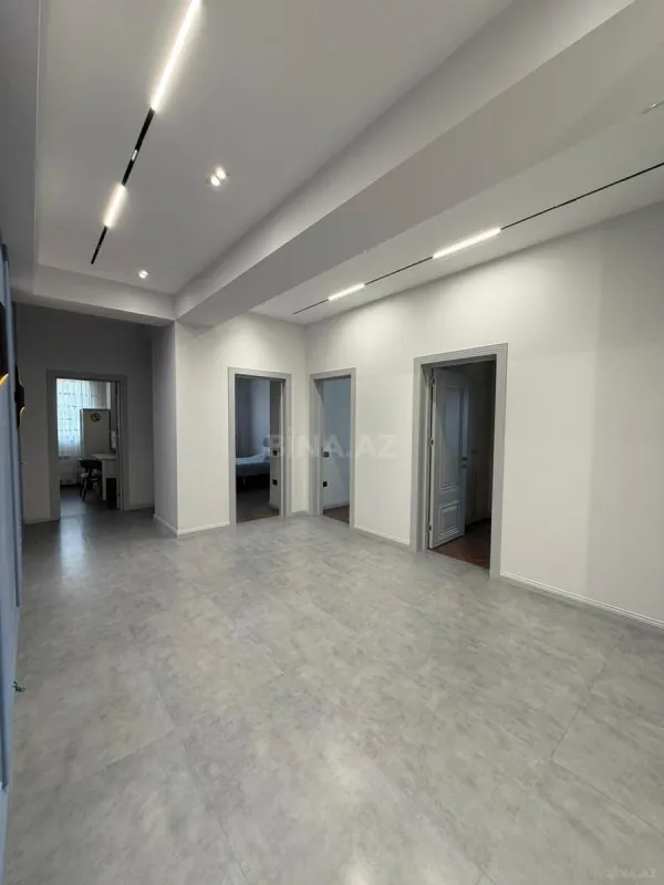 Kirayə verilir 4 otaqlı mənzil 157 m²