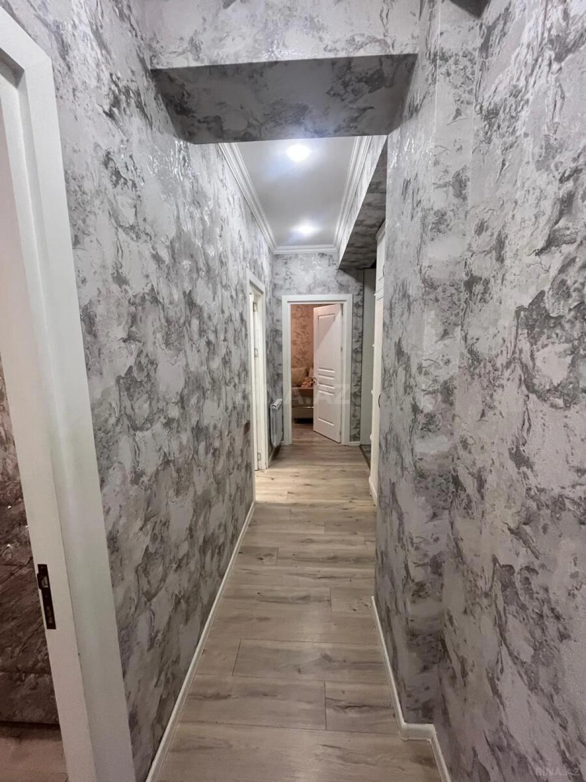 Satılır 3 otaqlı mənzil 82 m²