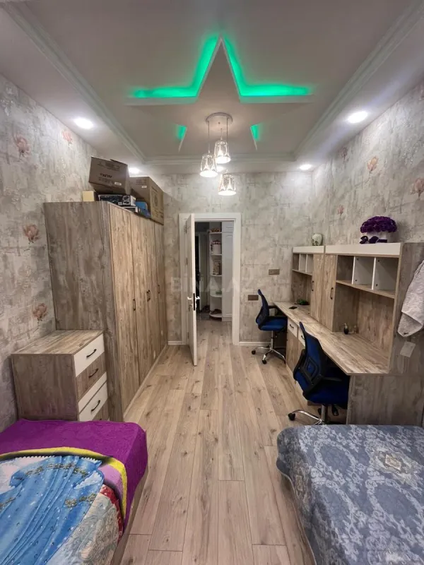 Satılır 3 otaqlı mənzil 82 m²