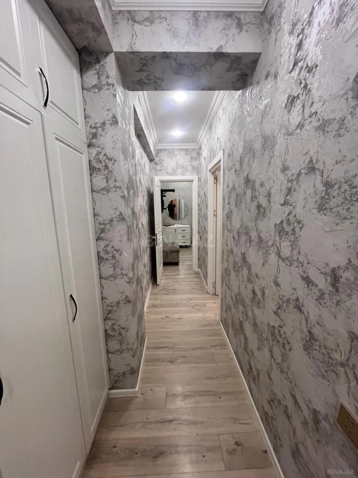 Satılır 3 otaqlı mənzil 82 m²