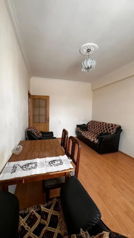 Satılır 2 otaqlı mənzil 53 m²