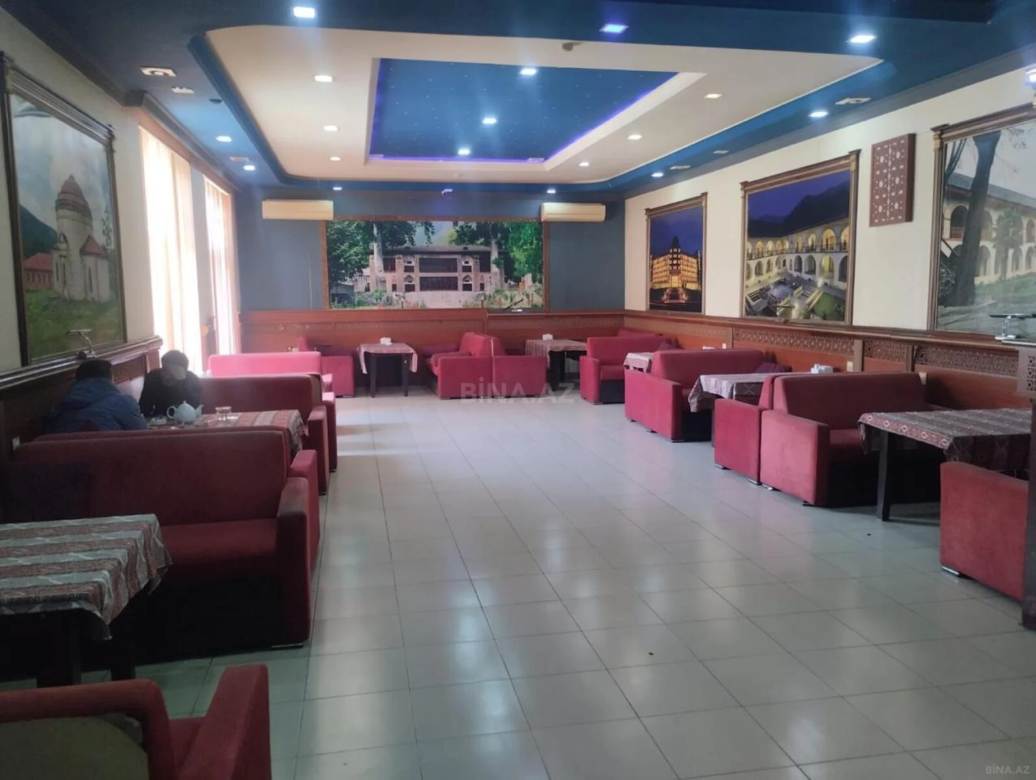 Satılır obyekt 560 m²