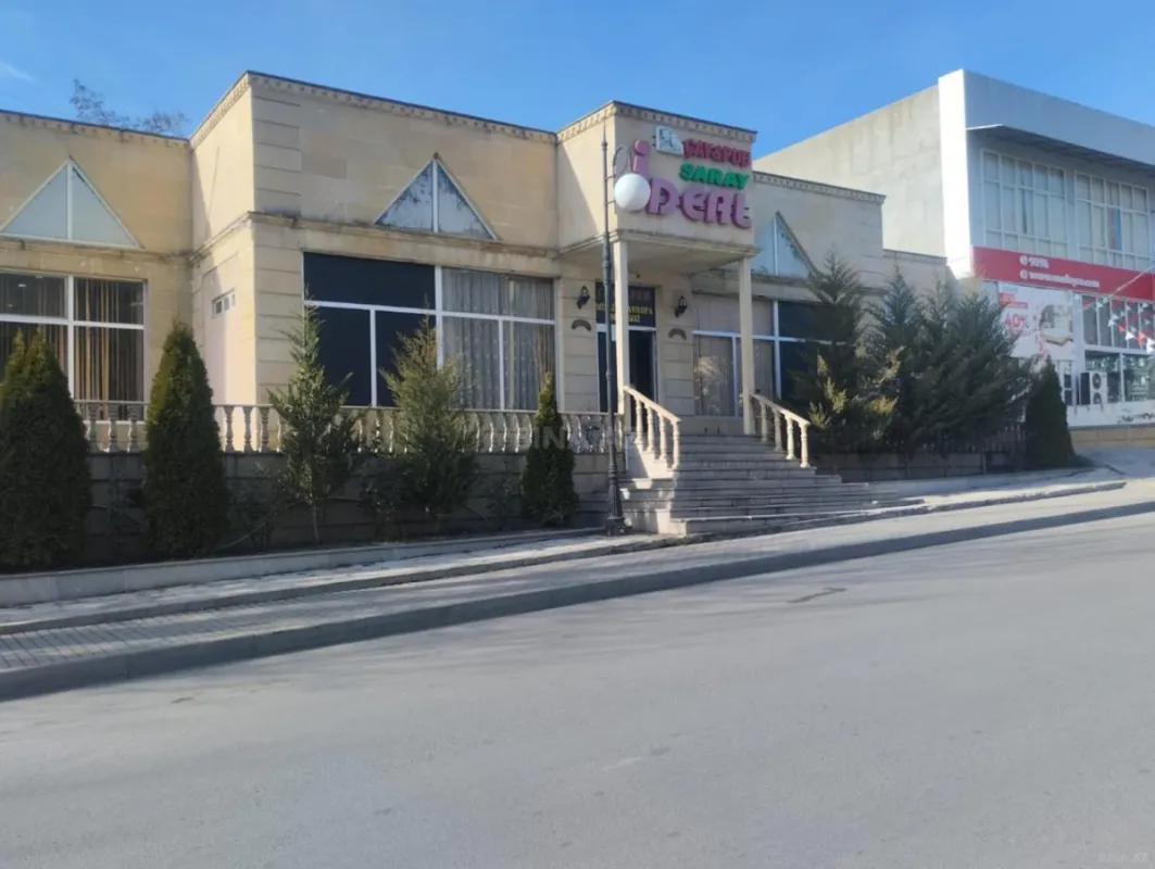 Satılır obyekt 560 m²