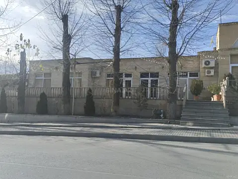 Satılır obyekt 560 m²