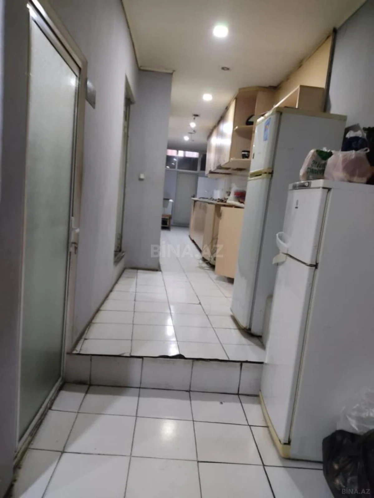 Satılır obyekt 560 m²