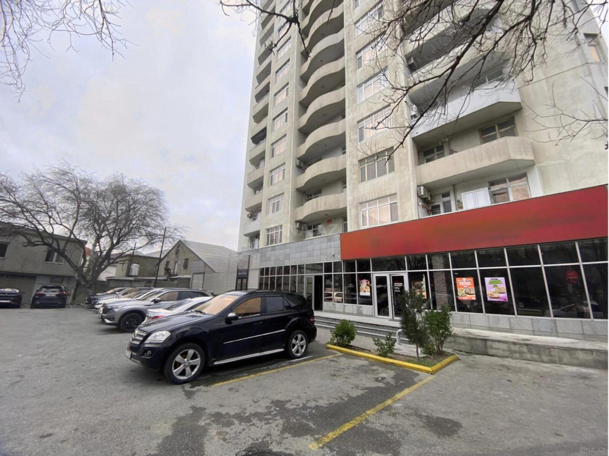 Satılır obyekt 1261 m²