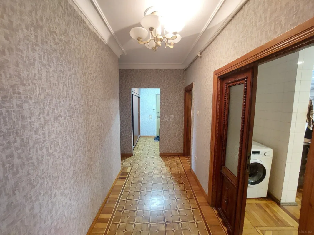Satılır 5 otaqlı mənzil 133 m²