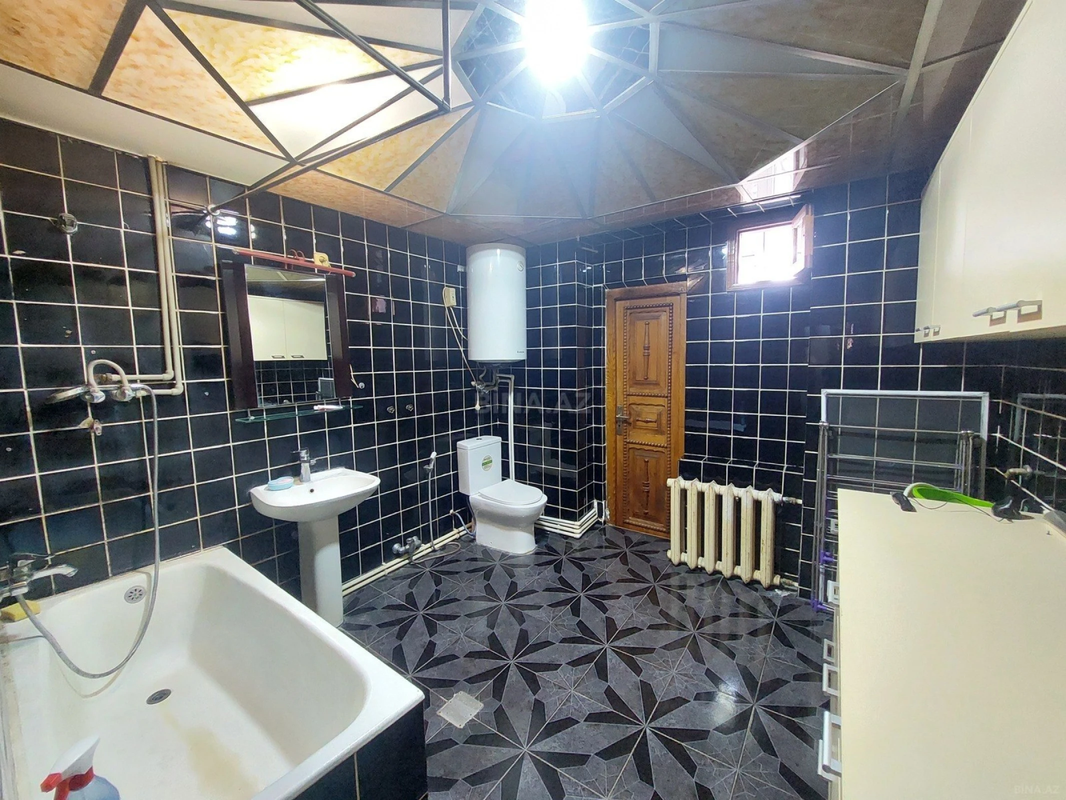 Satılır 5 otaqlı mənzil 133 m²