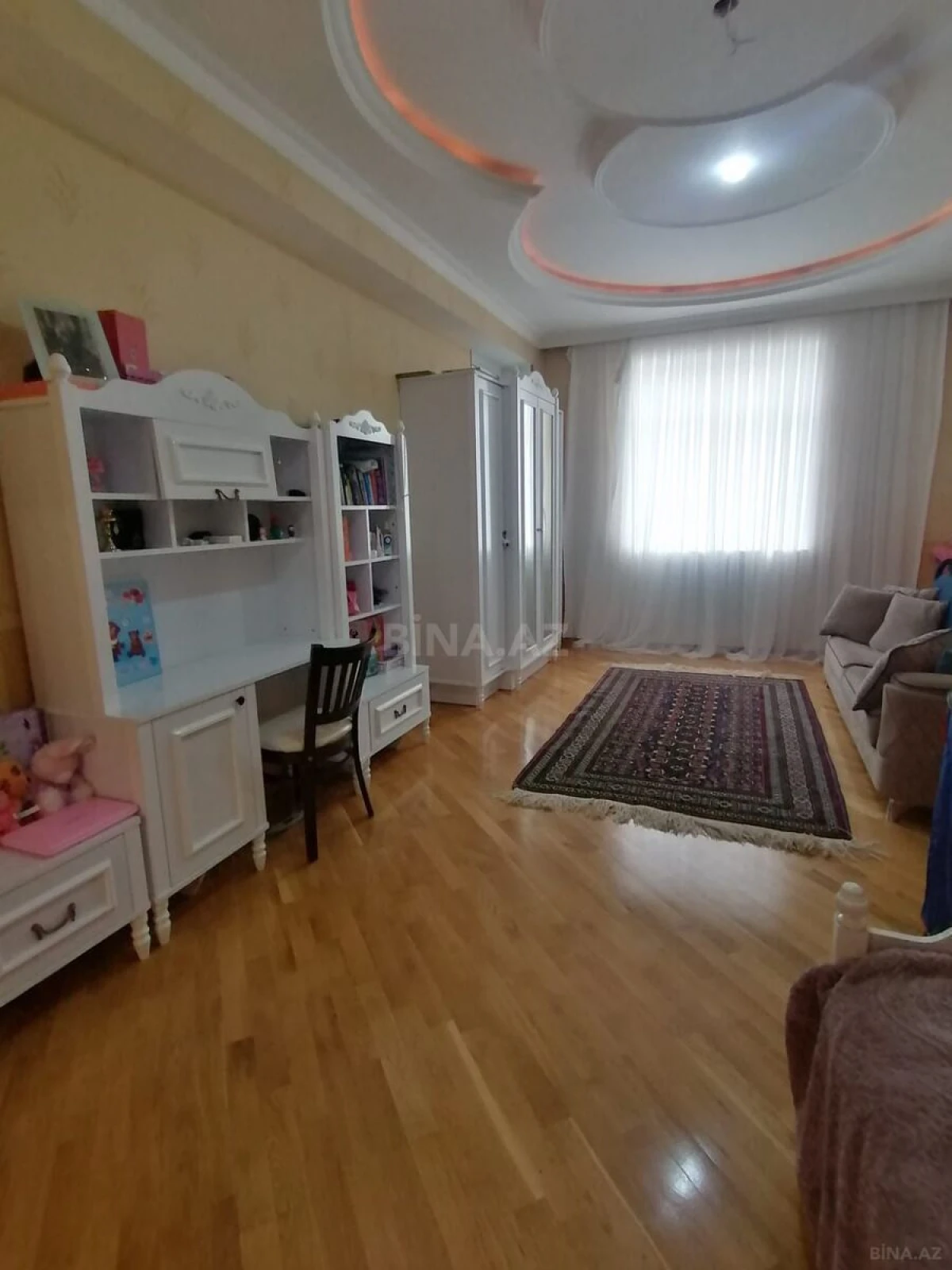 Satılır 3 otaqlı mənzil 140 m²