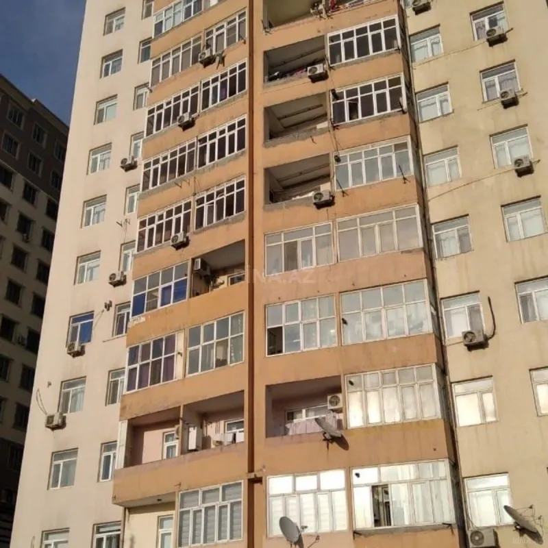 Satılır 3 otaqlı mənzil 140 m²