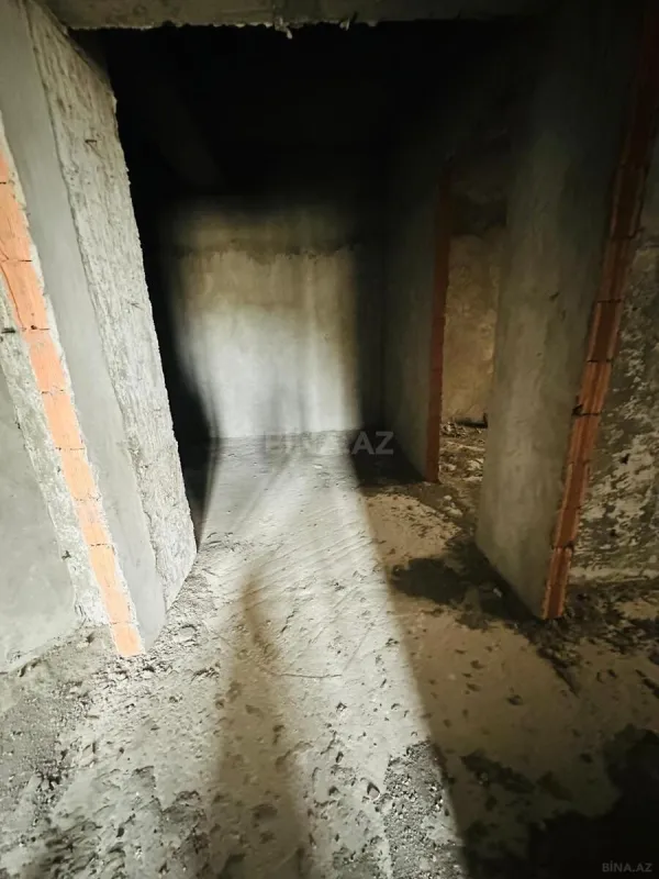 Satılır 4 otaqlı mənzil 157 m²