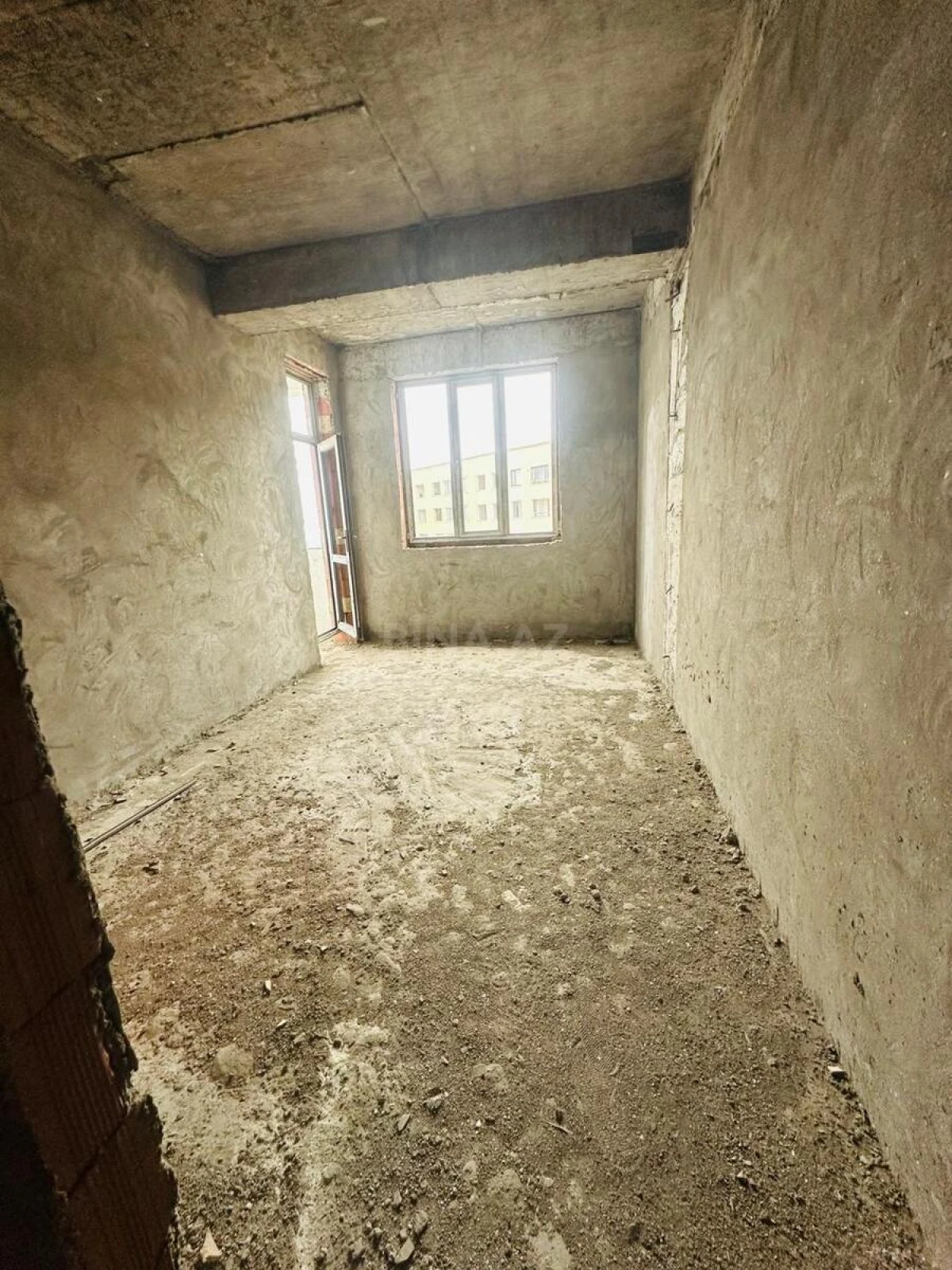 Satılır 4 otaqlı mənzil 157 m²