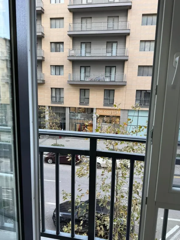 Kirayə verilir 2 otaqlı mənzil 95 m²