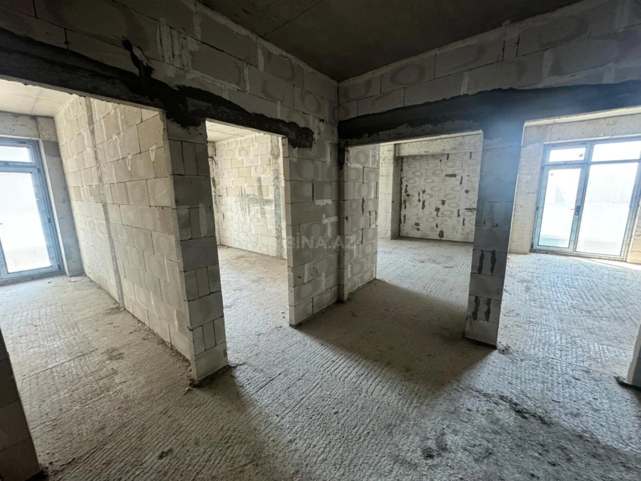 Satılır 3 otaqlı mənzil 147.5 m²