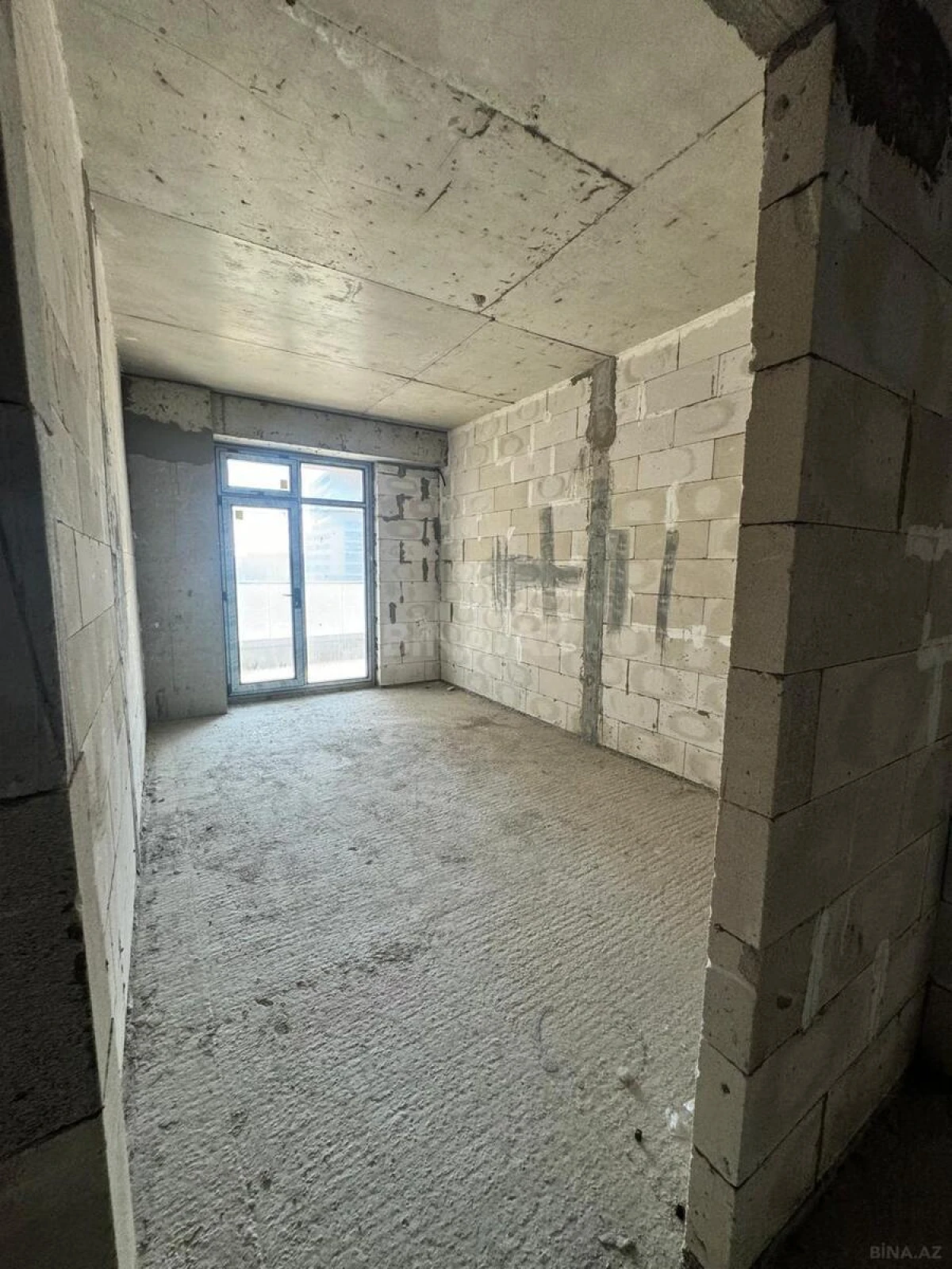 Satılır 3 otaqlı mənzil 147.5 m²