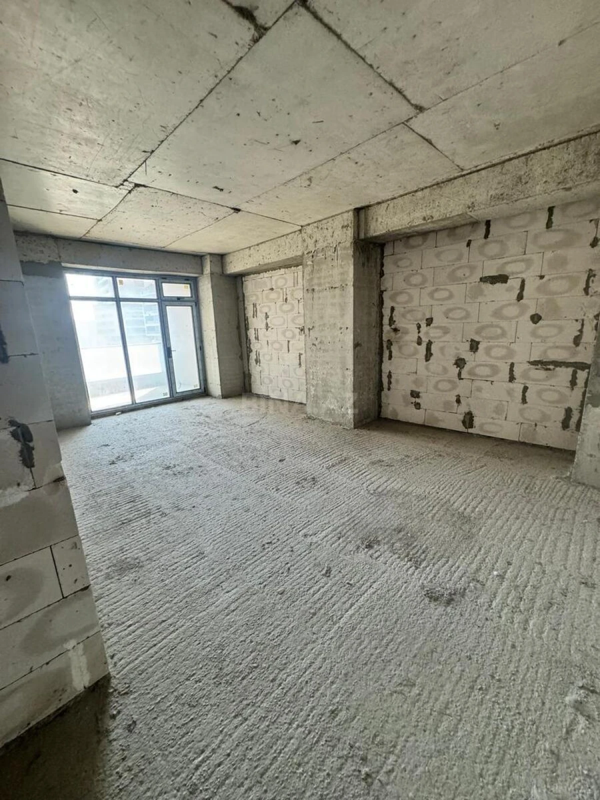 Satılır 3 otaqlı mənzil 147.5 m²