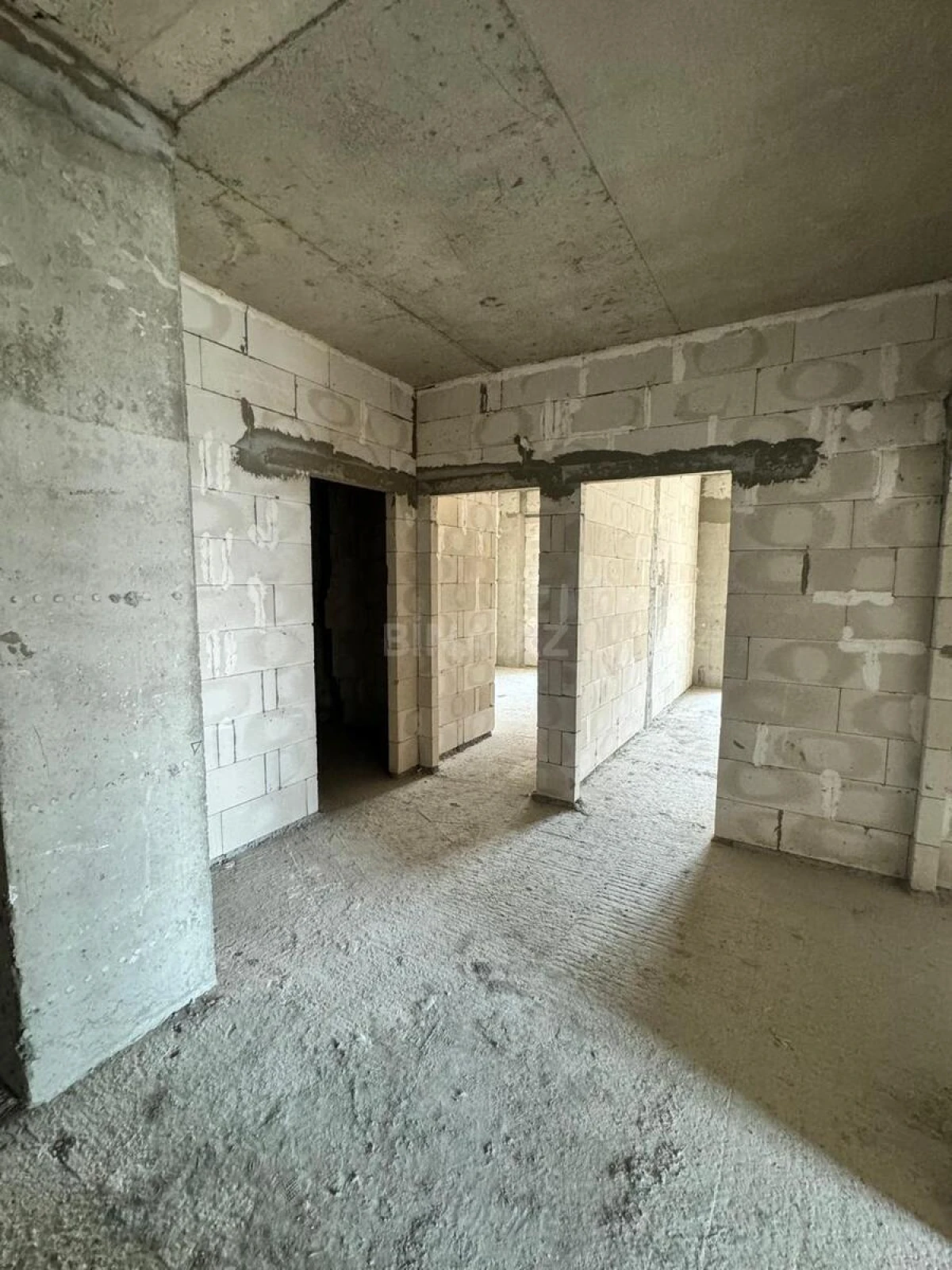 Satılır 3 otaqlı mənzil 147.5 m²