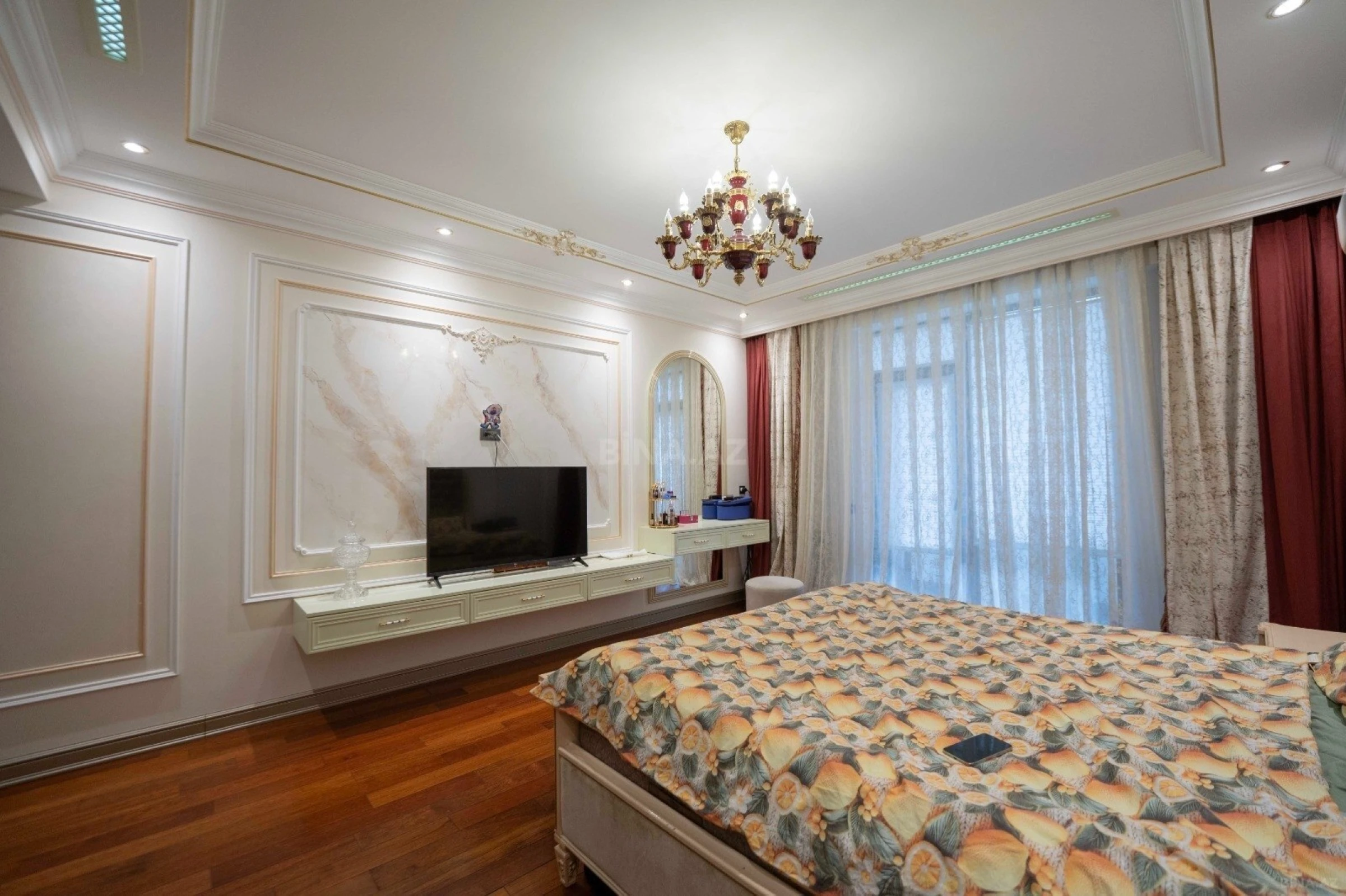 Satılır 3 otaqlı mənzil 159 m²