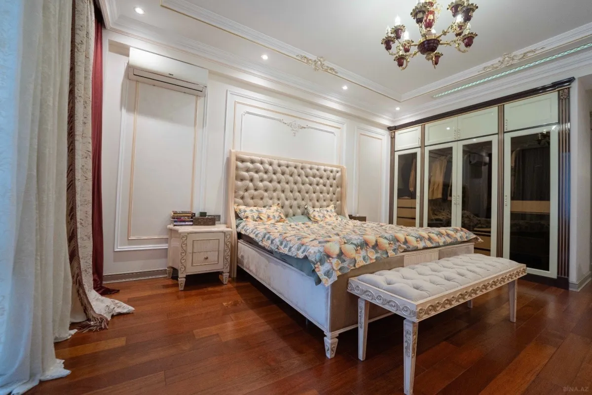 Satılır 3 otaqlı mənzil 159 m²