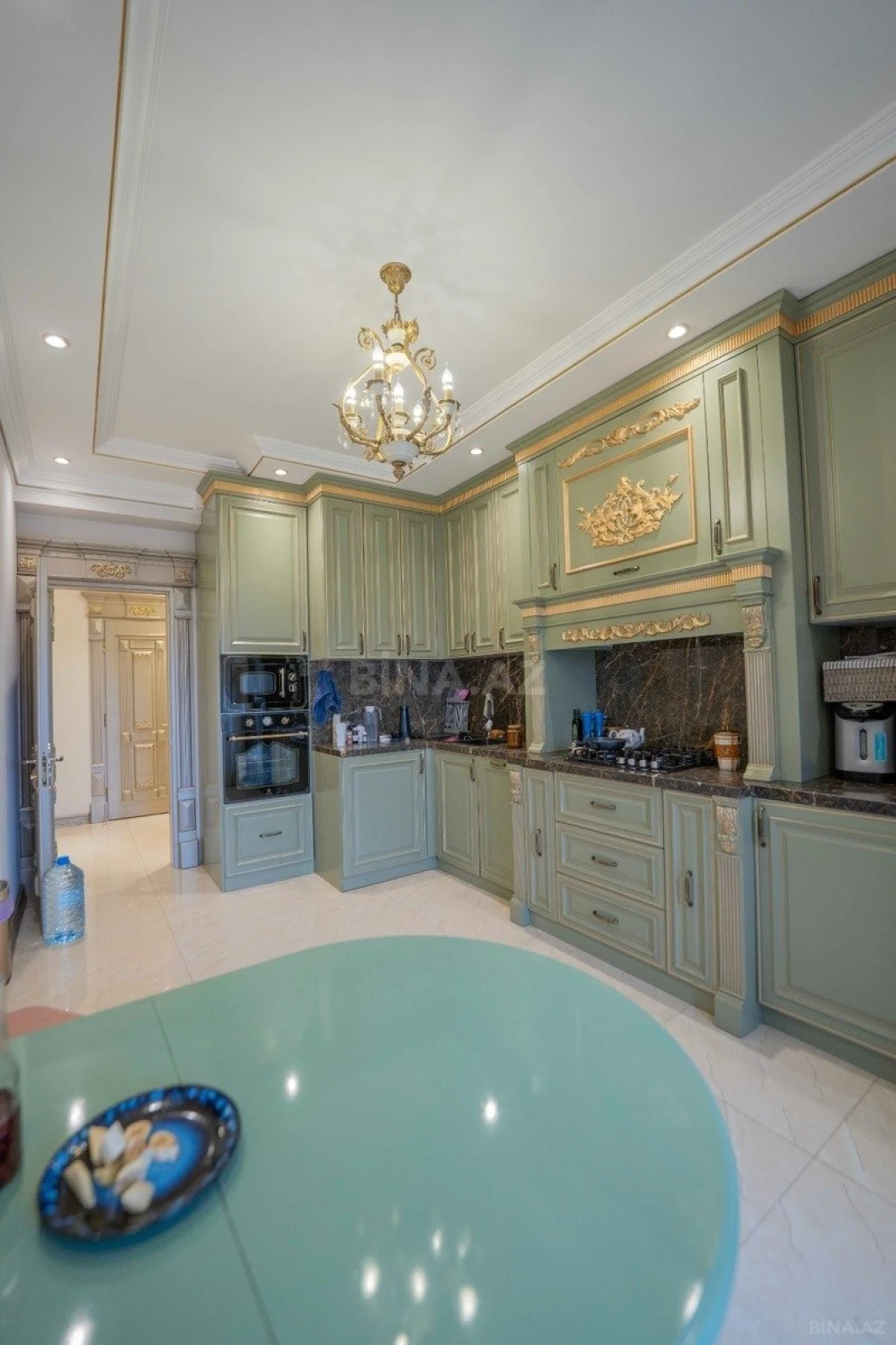 Satılır 3 otaqlı mənzil 159 m²