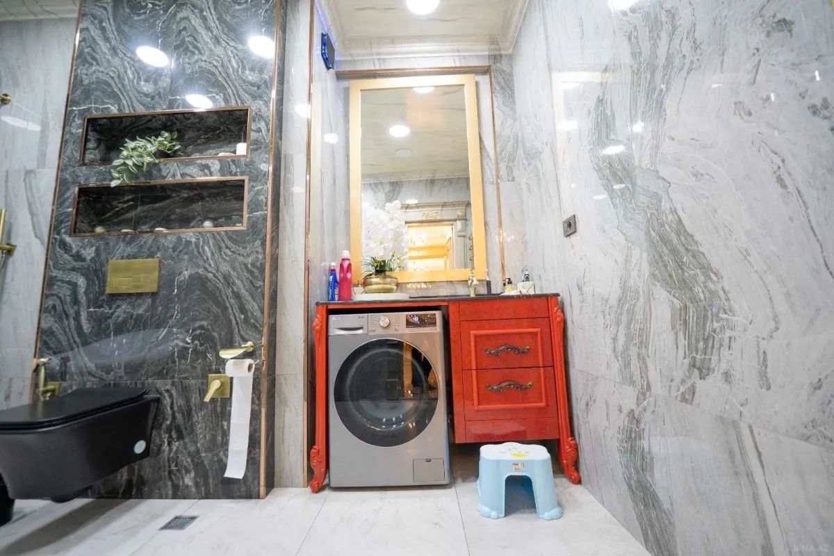 Satılır 3 otaqlı mənzil 159 m²