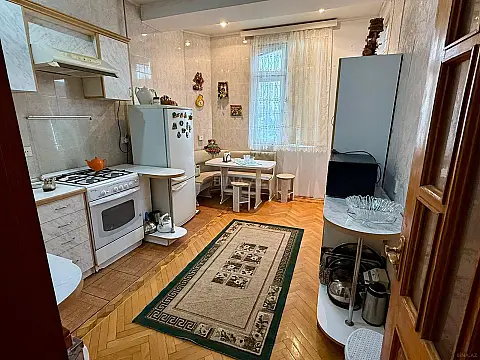 Satılır 4 otaqlı mənzil 154 m²