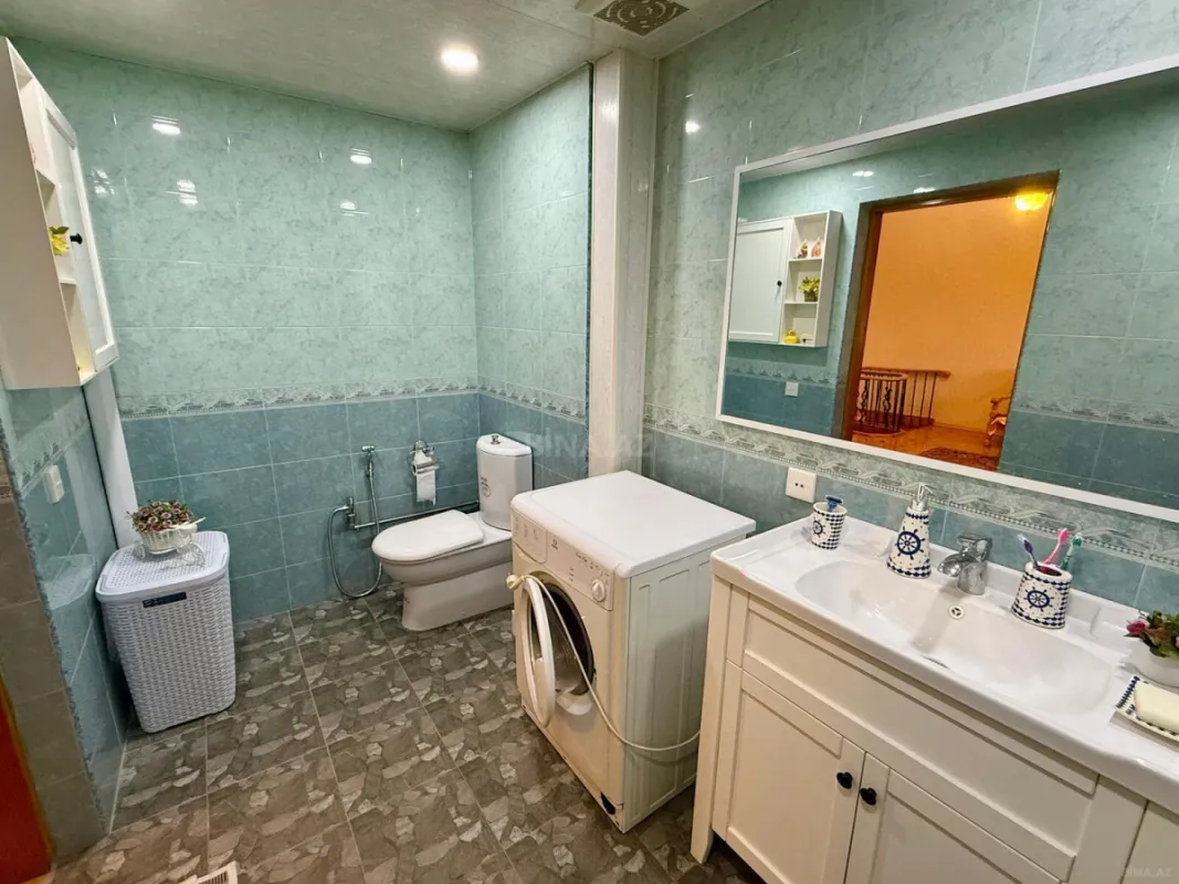 Satılır 4 otaqlı mənzil 154 m²