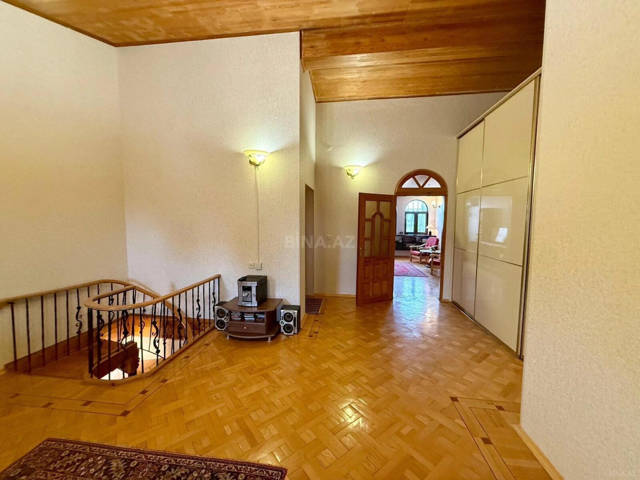 Satılır 4 otaqlı mənzil 154 m²