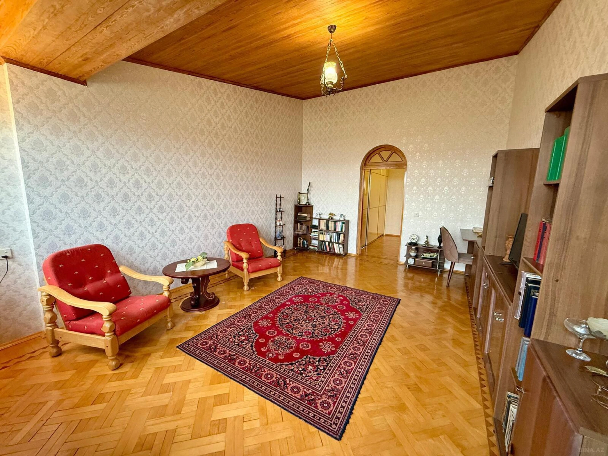 Satılır 4 otaqlı mənzil 154 m²