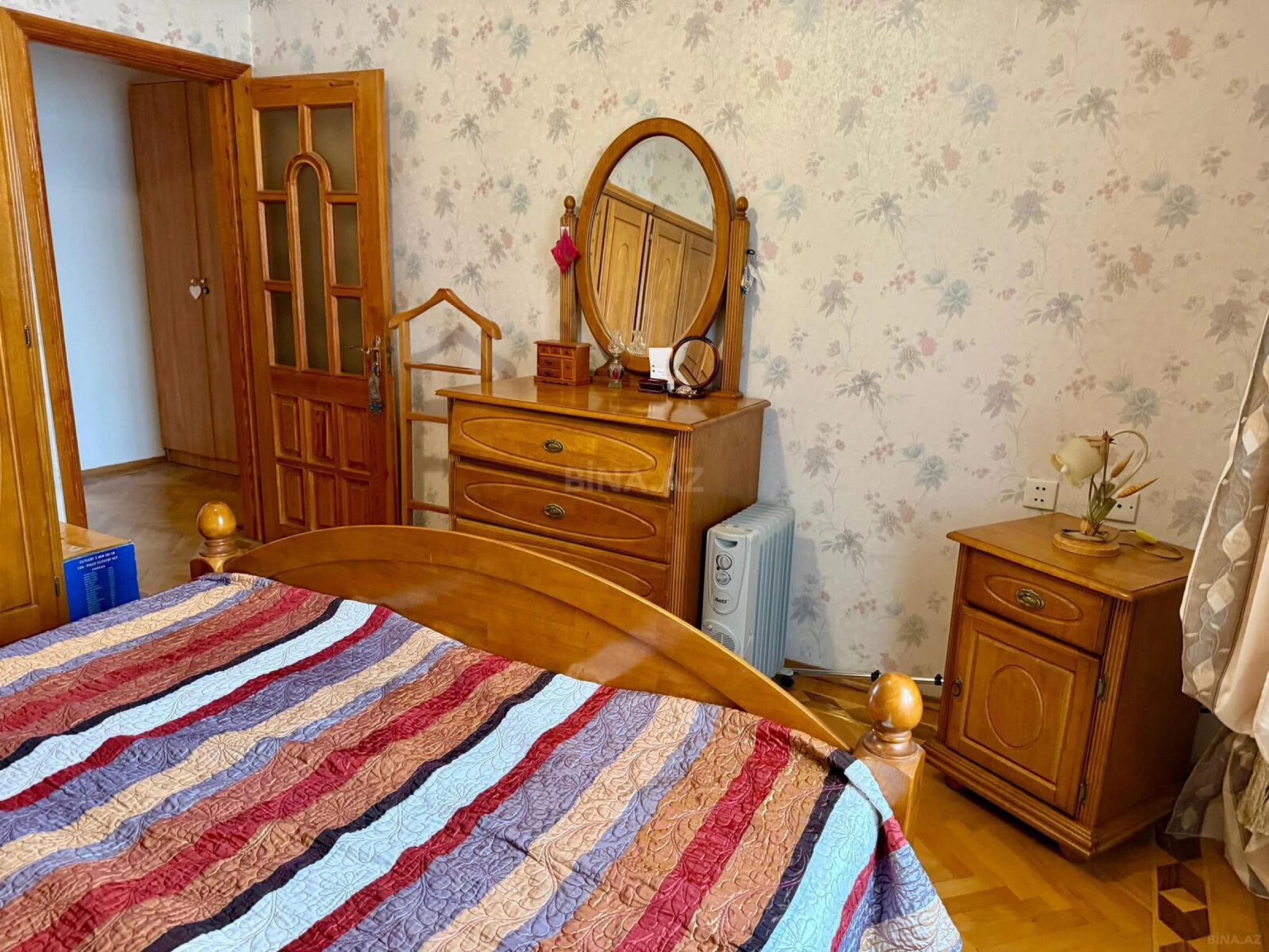 Satılır 4 otaqlı mənzil 154 m²