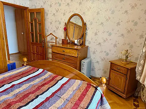 Satılır 4 otaqlı mənzil 154 m²