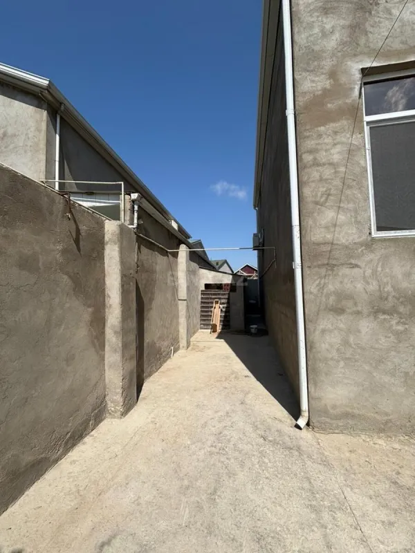 Satılır 6 otaqlı həyət evi 360 m²