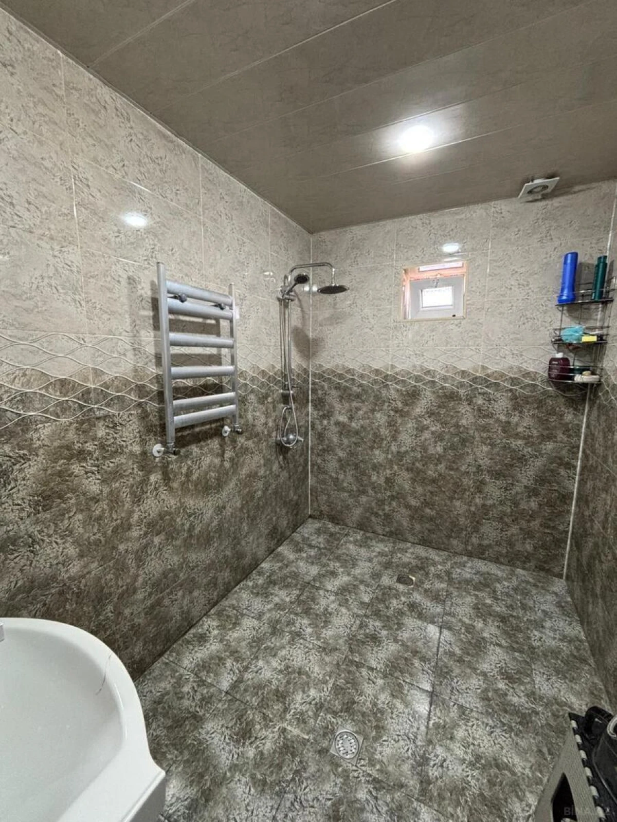 Satılır 6 otaqlı həyət evi 360 m²