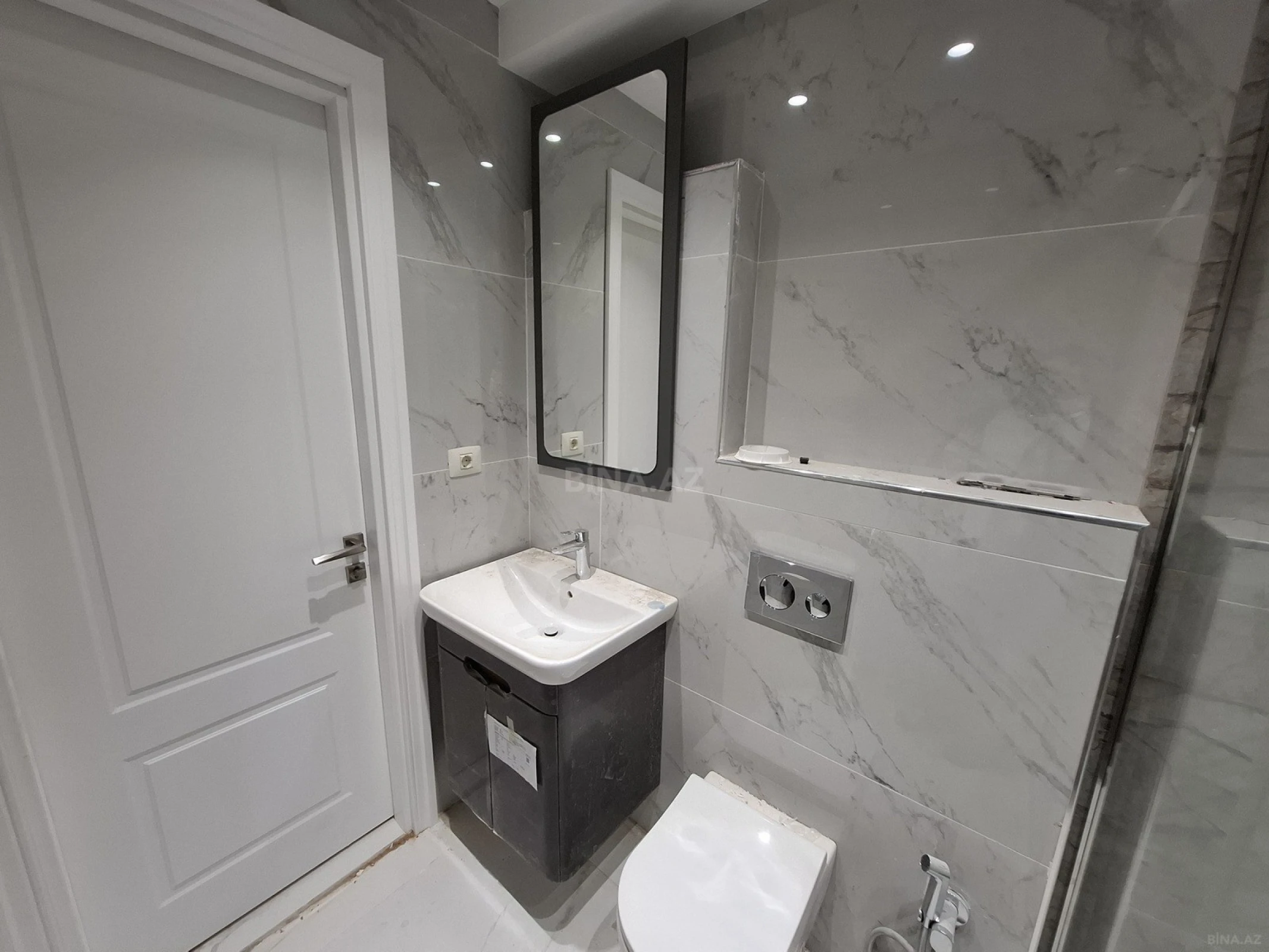 Satılır 2 otaqlı mənzil 60 m²