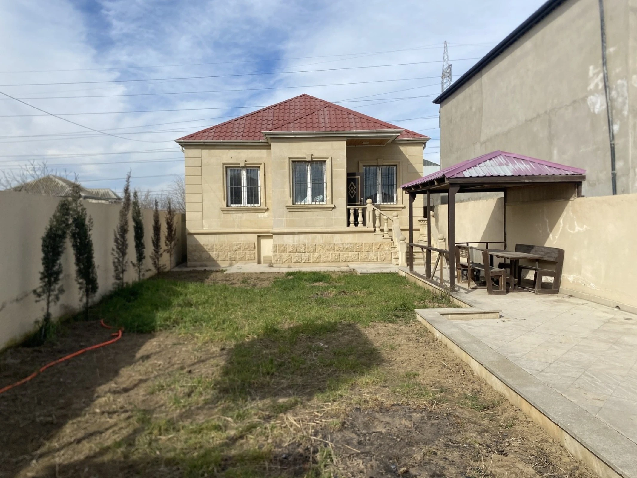Satılır 3 otaqlı həyət evi 90 m²