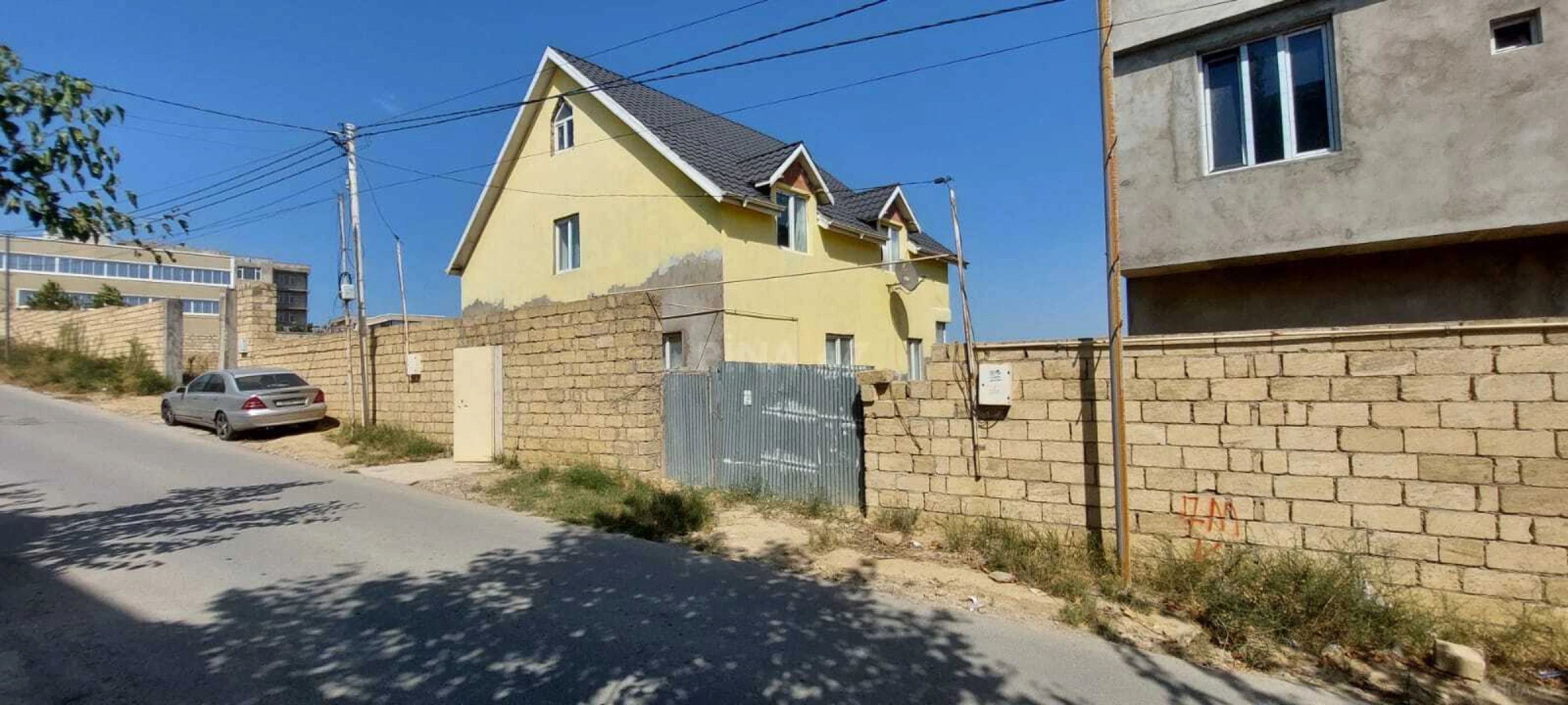 Satılır 4 otaqlı həyət evi 180 m²