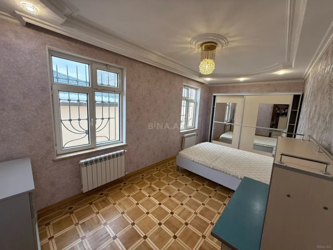 Satılır 5 otaqlı həyət evi 250 m²