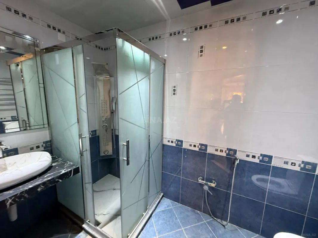 Satılır 5 otaqlı həyət evi 250 m²