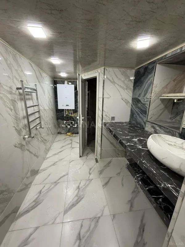 Satılır 5 otaqlı həyət evi 250 m²