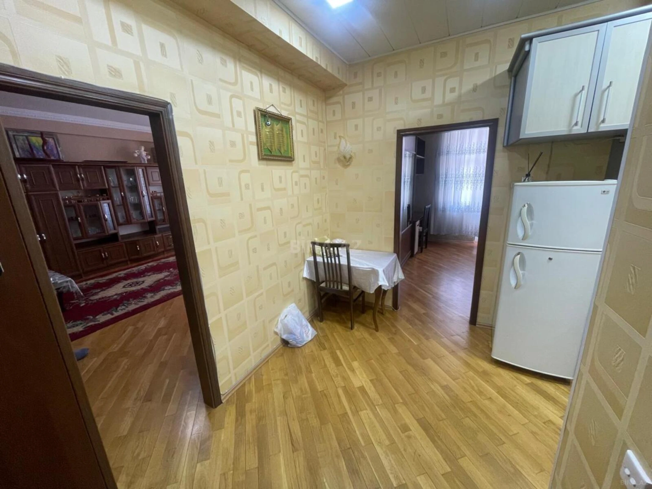 Kirayə verilir 2 otaqlı mənzil 70 m²