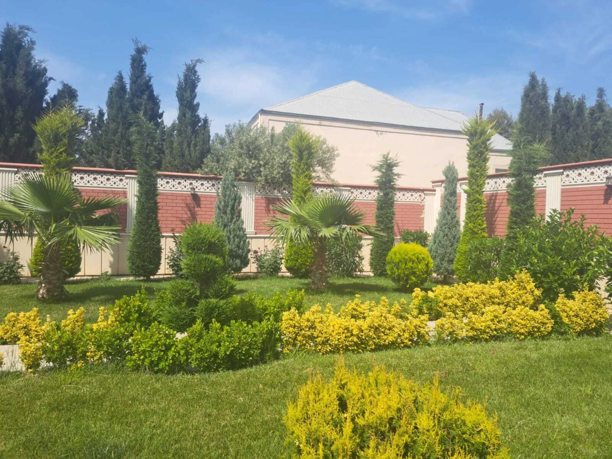 Satılır 6 otaqlı həyət evi 410 m²