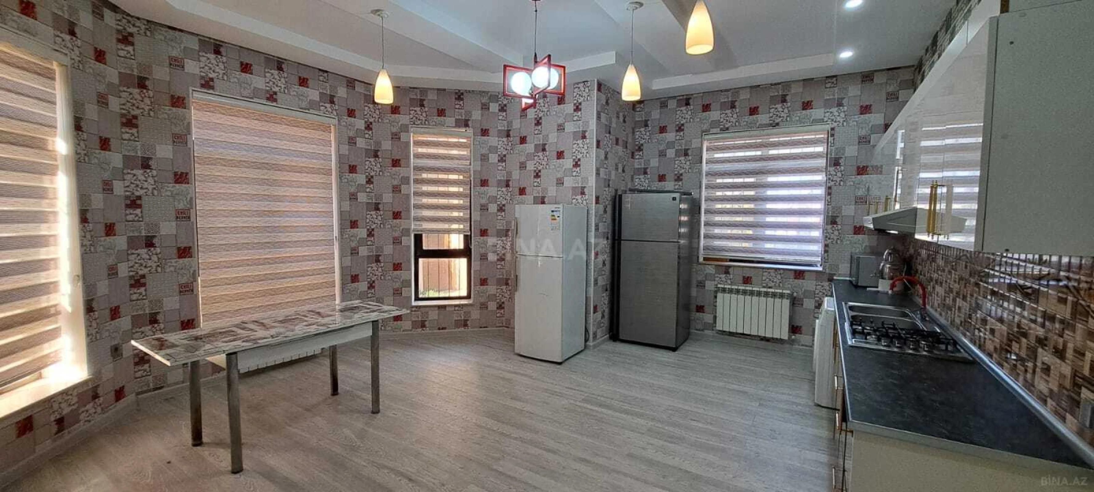 Satılır 6 otaqlı həyət evi 410 m²