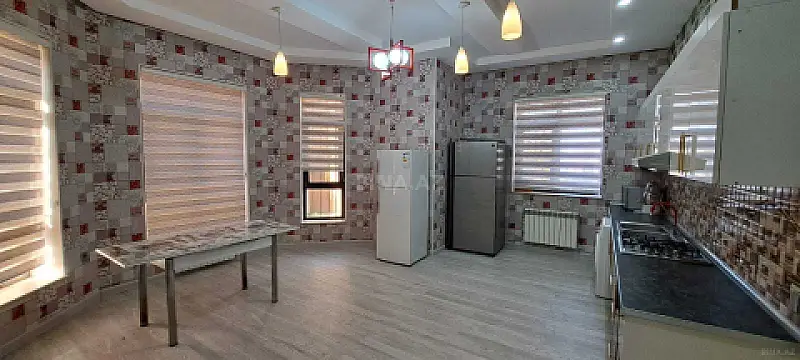 Satılır 6 otaqlı həyət evi 410 m²