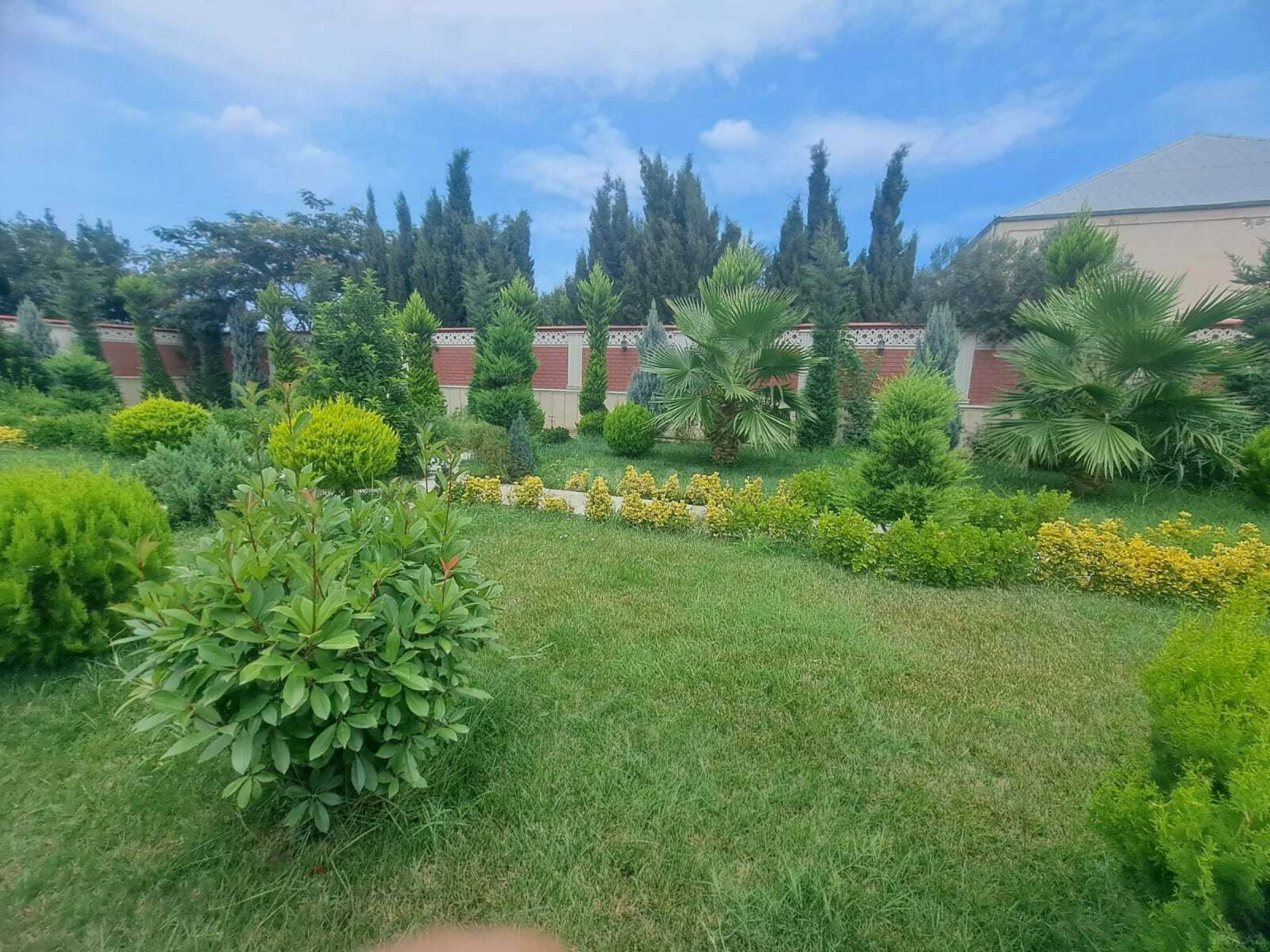 Satılır 6 otaqlı həyət evi 410 m²