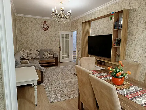Satılır 4 otaqlı mənzil 110 m²