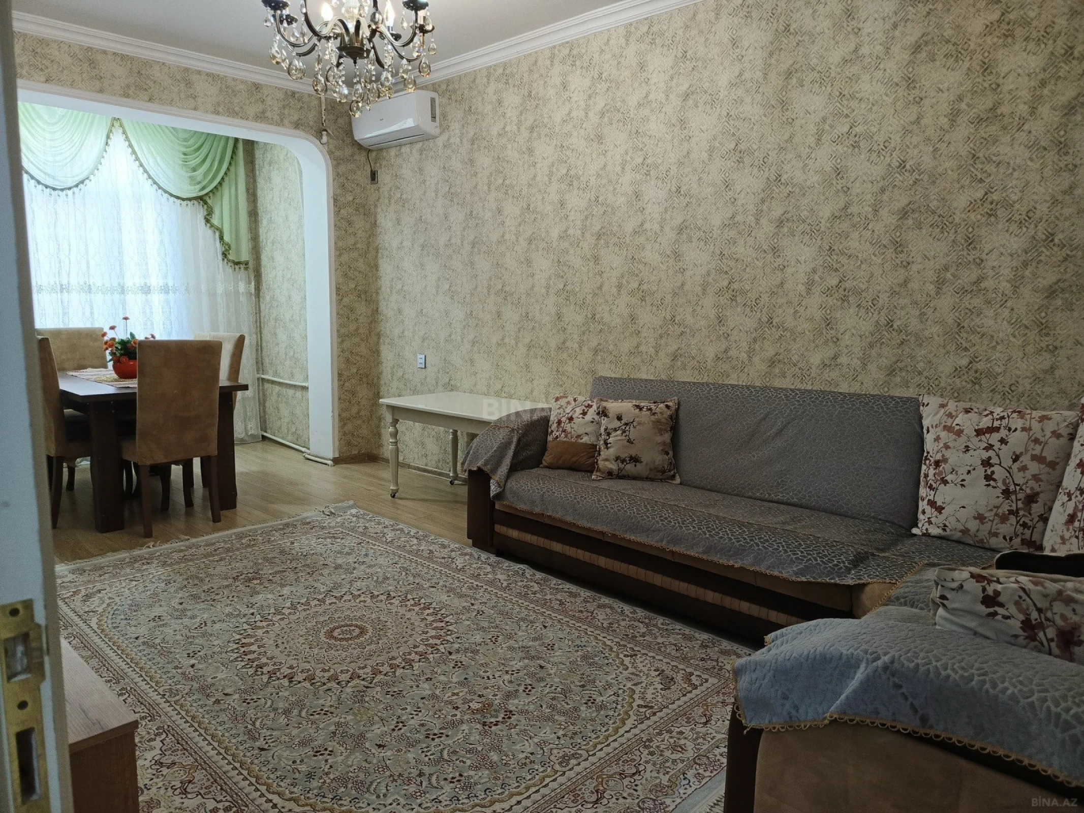 Satılır 4 otaqlı mənzil 110 m²